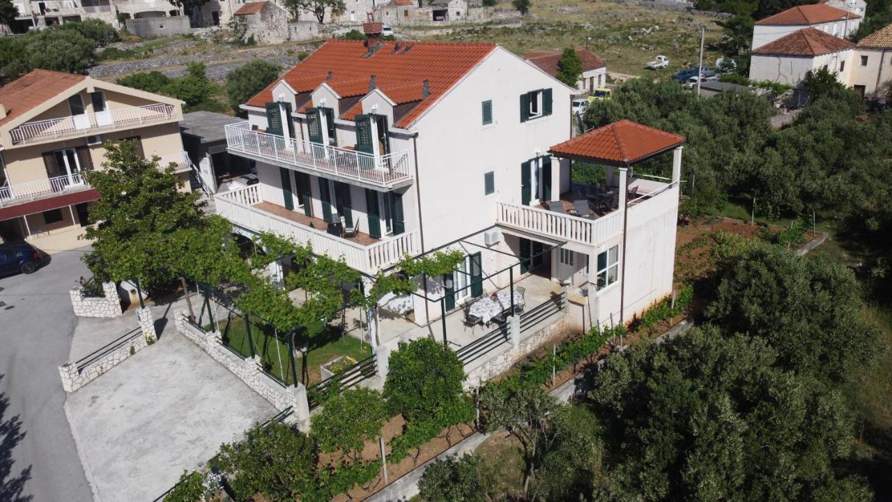 Apartments Kola Banići Buitenkant foto