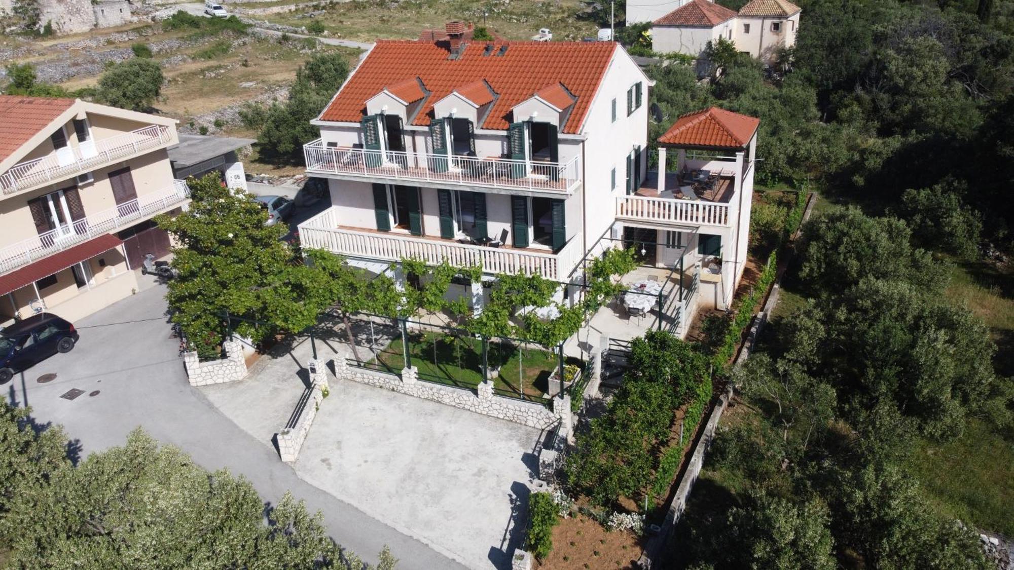 Apartments Kola Banići Buitenkant foto