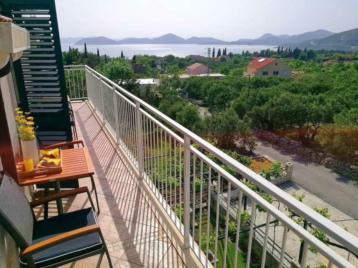 Apartments Kola Banići Buitenkant foto
